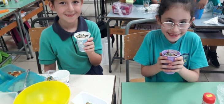 Year 3.1 – Enjoying the Yoghurt and Cereal Parfait to end the scholastic year on a healthy note!